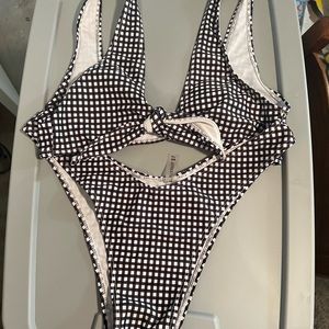 🤍 Black and white two piece bikini set